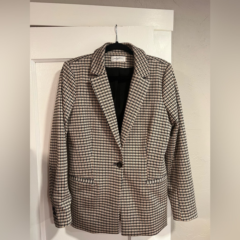 Carly Jean Los Angeles Oversized Blazer